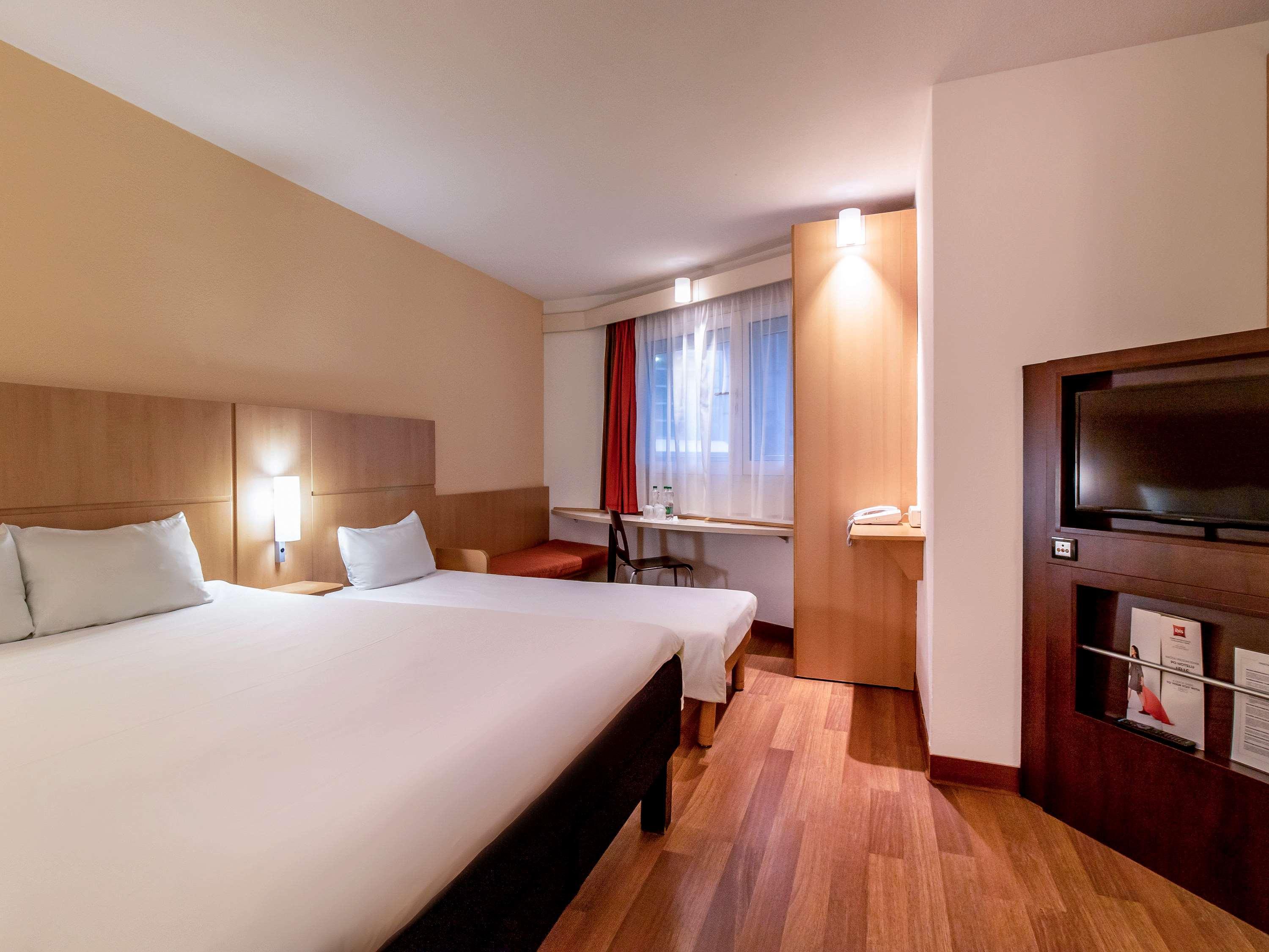 Ibis Warszawa Centrum Luaran gambar